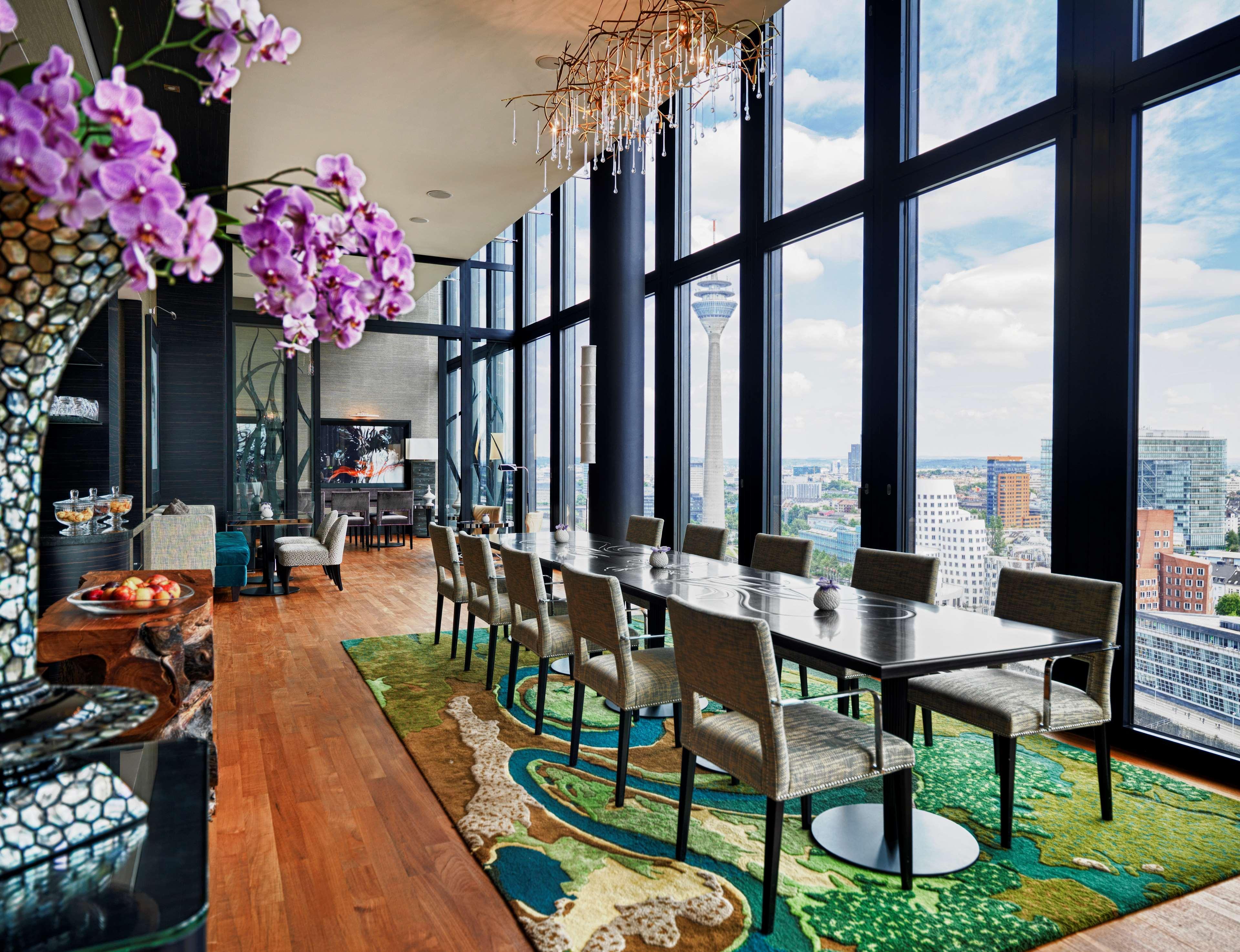 Hyatt Regency Dusseldorf Hotel Kültér fotó The 39th