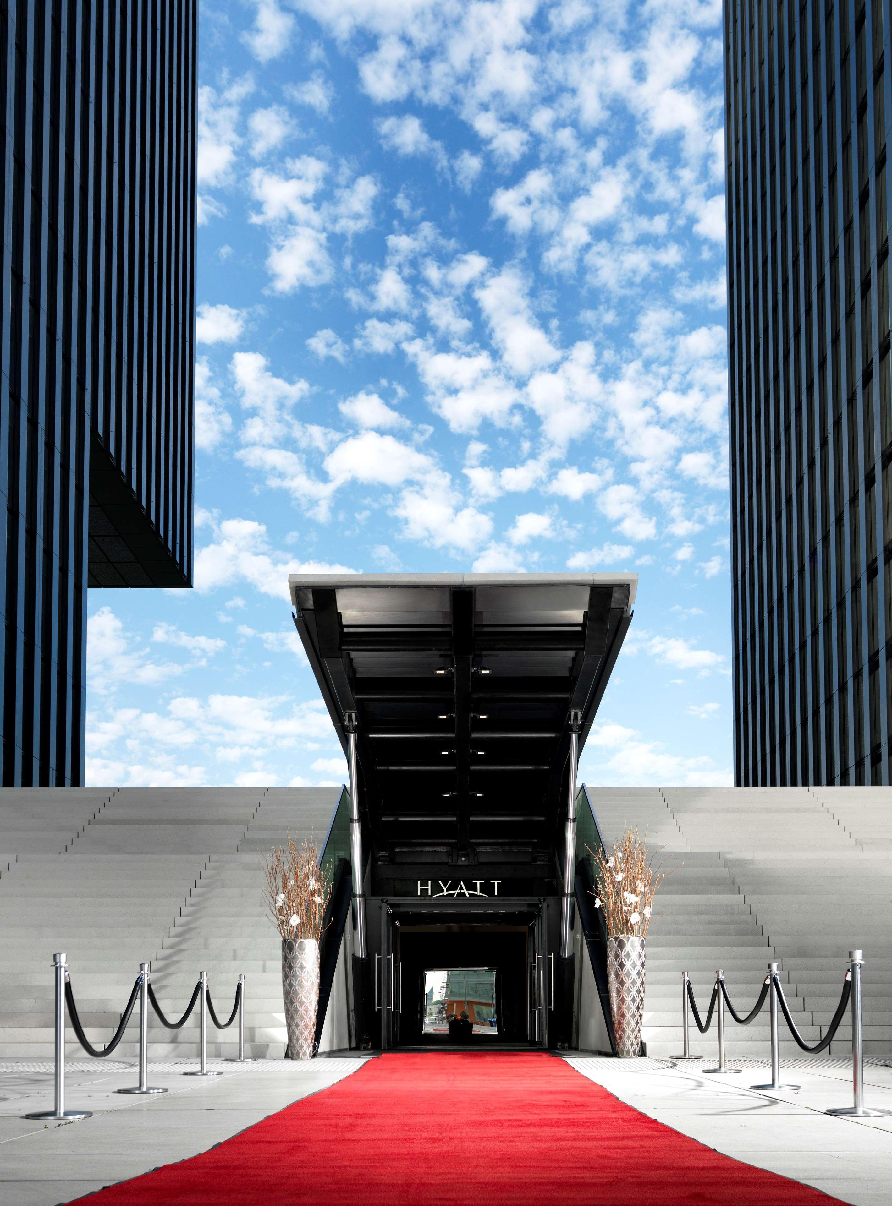 Hyatt Regency Dusseldorf Hotel Kültér fotó HYATT Regency Chennai