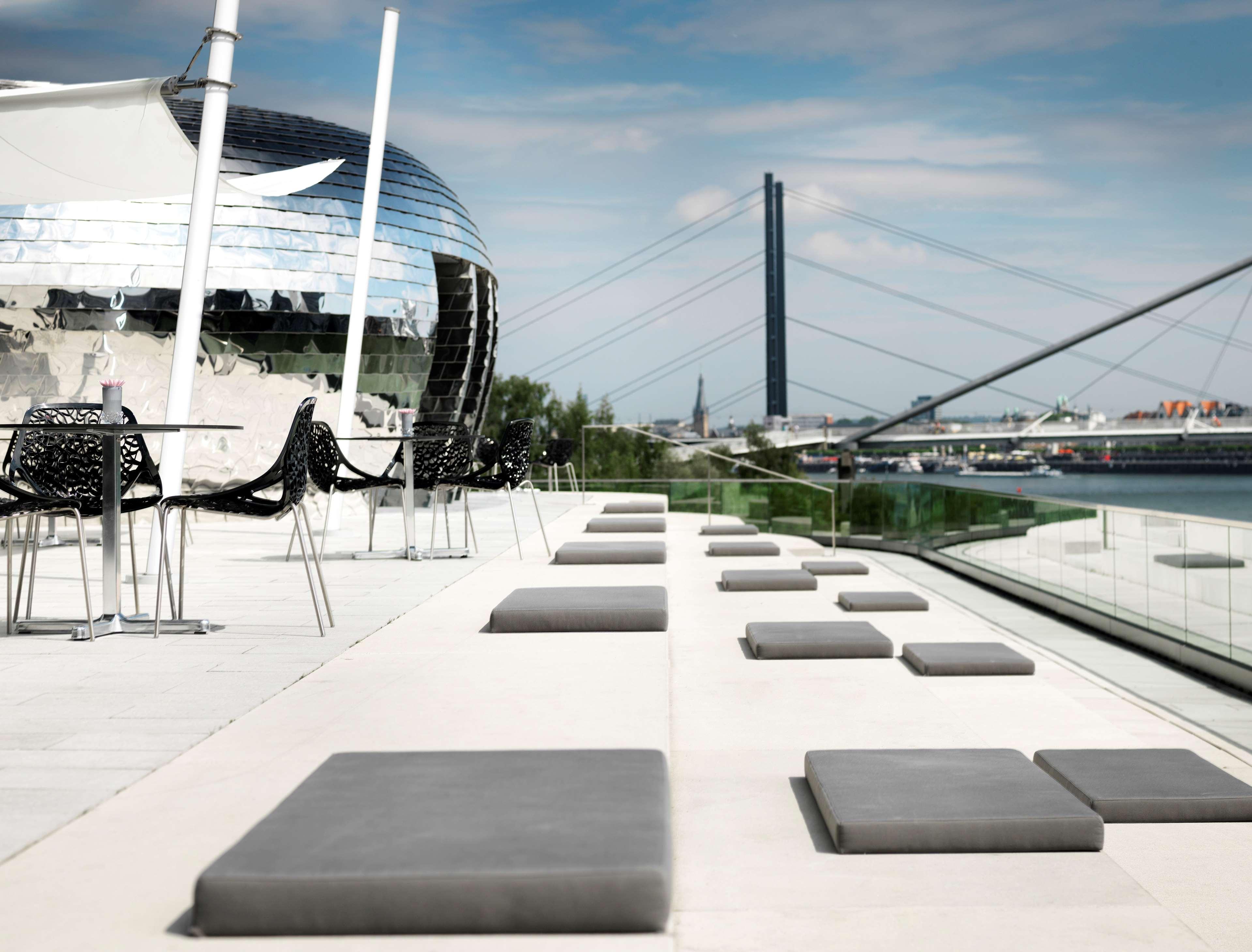 Hyatt Regency Dusseldorf Hotel Kültér fotó The SkyLine