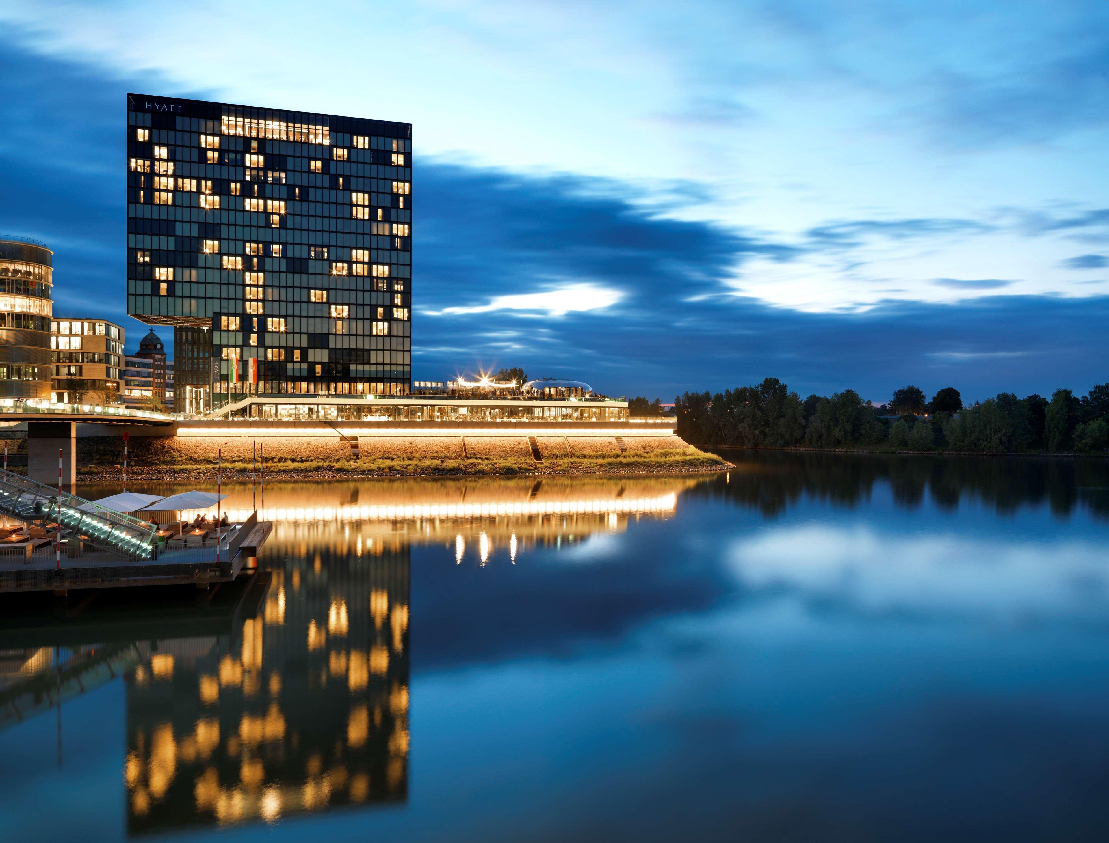 Hyatt Regency Dusseldorf Hotel Kültér fotó The University of Economics and Business Vienna
