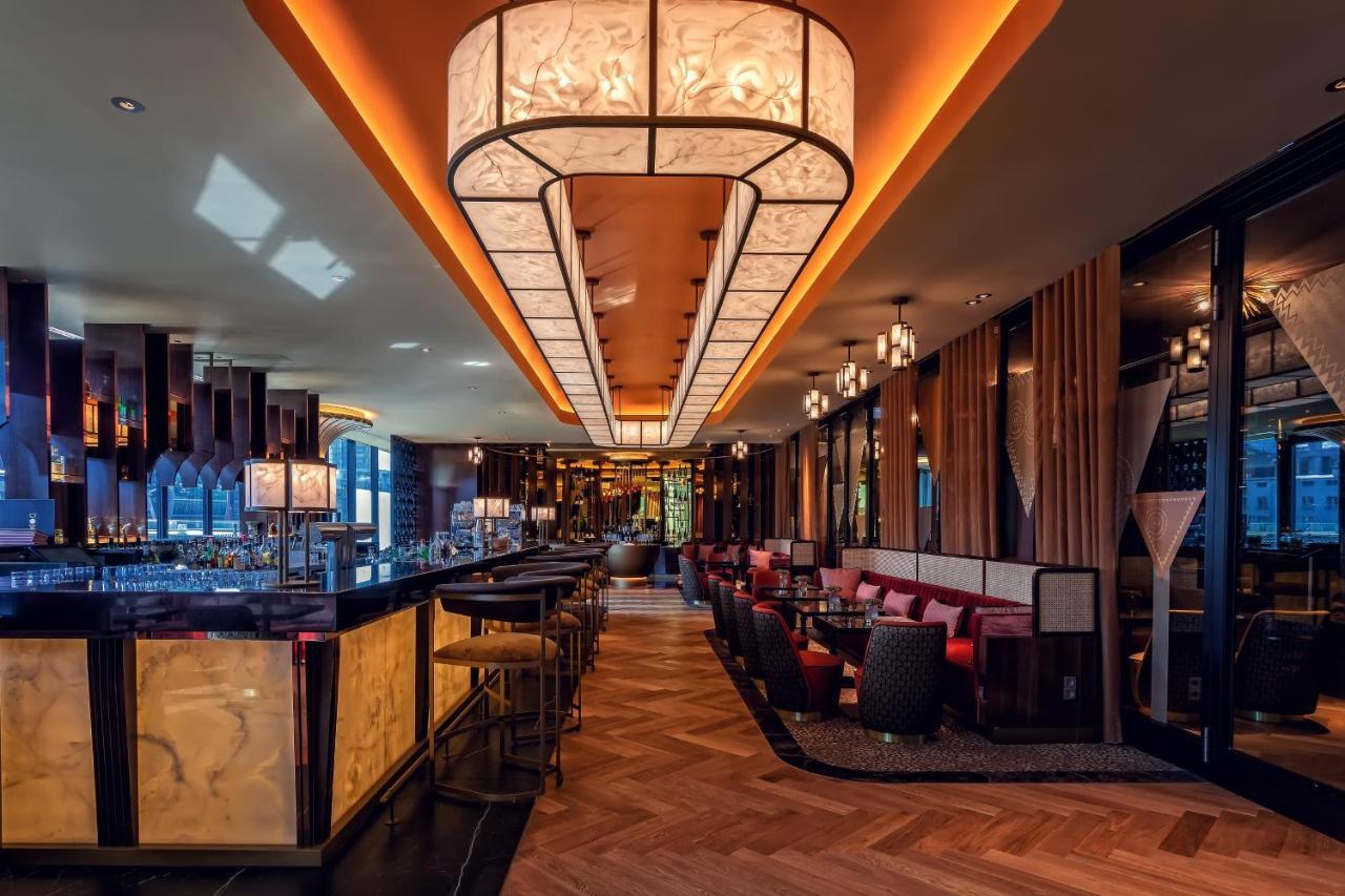 Hyatt Regency Dusseldorf Hotel Kültér fotó The interior of the restaurant