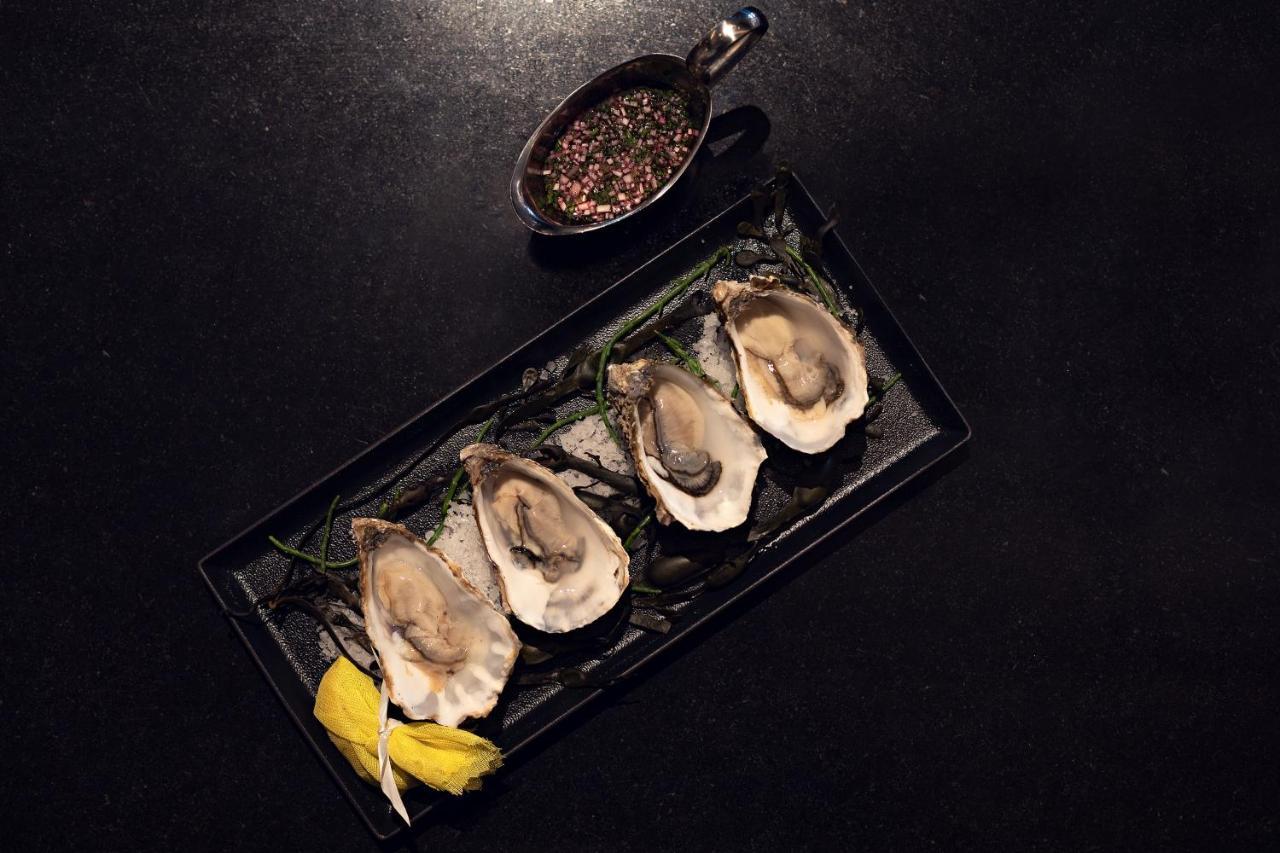 Hyatt Regency Dusseldorf Hotel Kültér fotó Oysters
