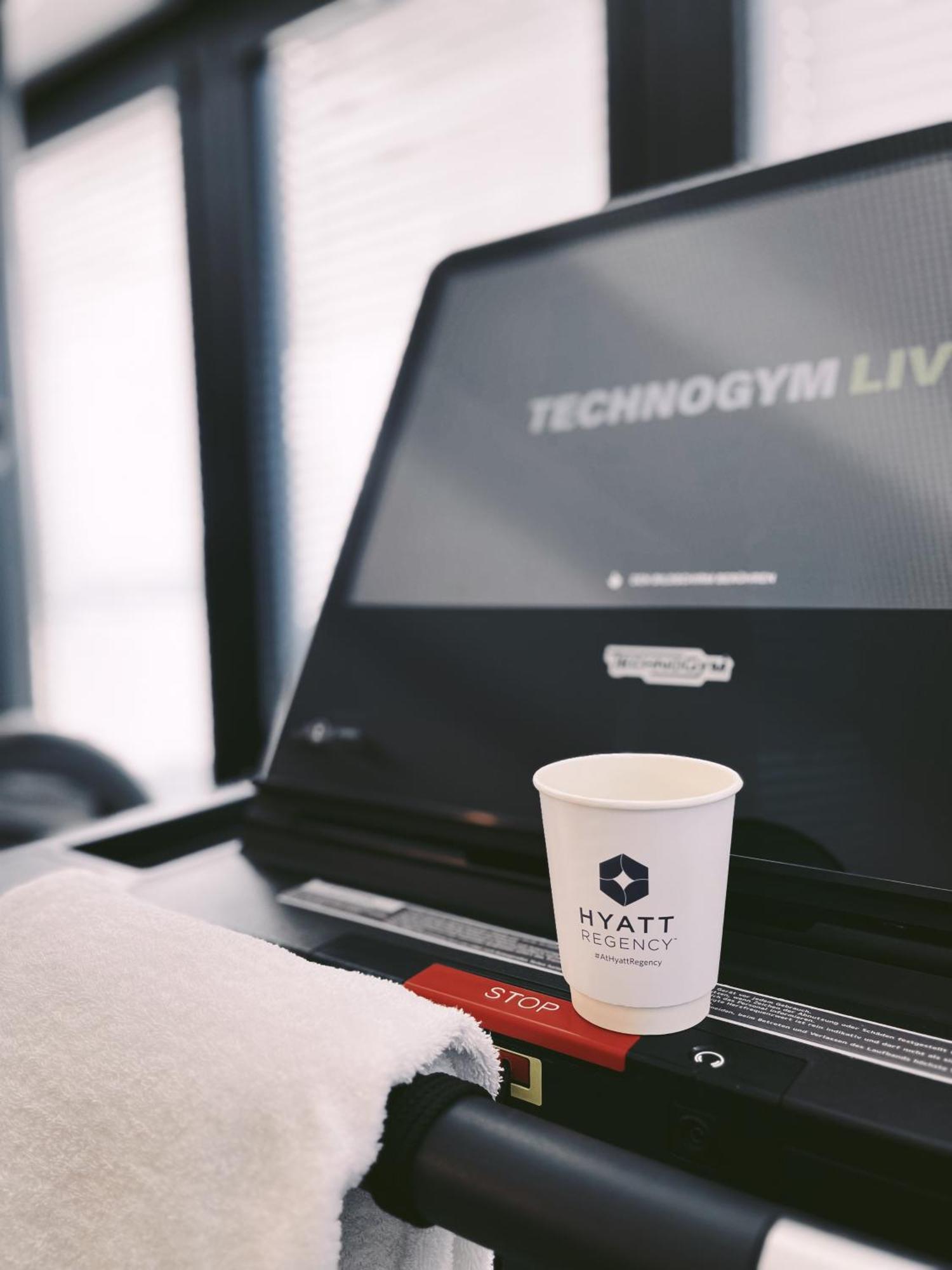 Hyatt Regency Dusseldorf Hotel Kültér fotó Technogym Lab