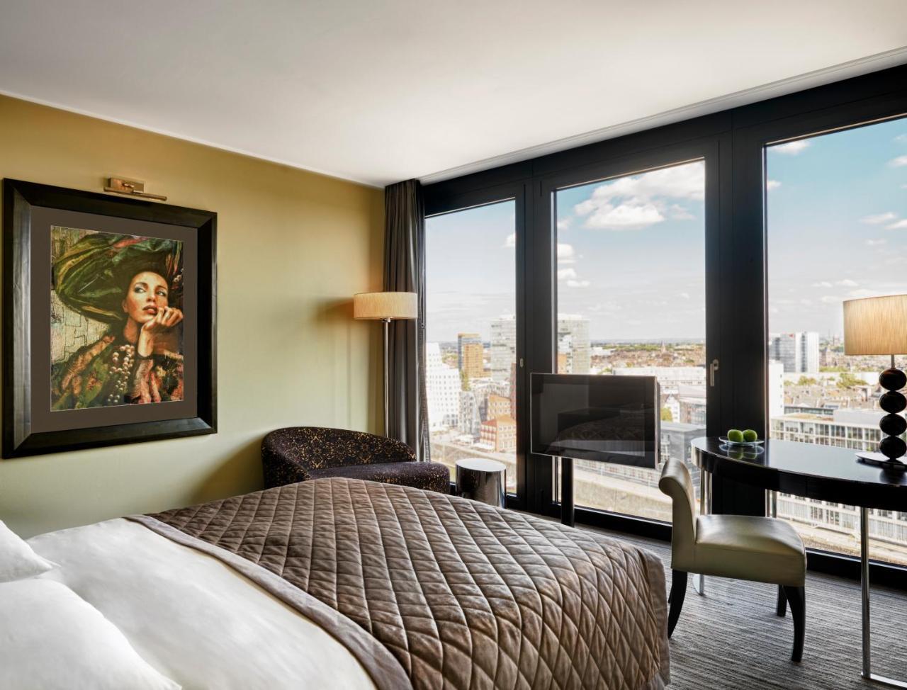 Hyatt Regency Dusseldorf Hotel Kültér fotó A room at the InterContinental London The O2